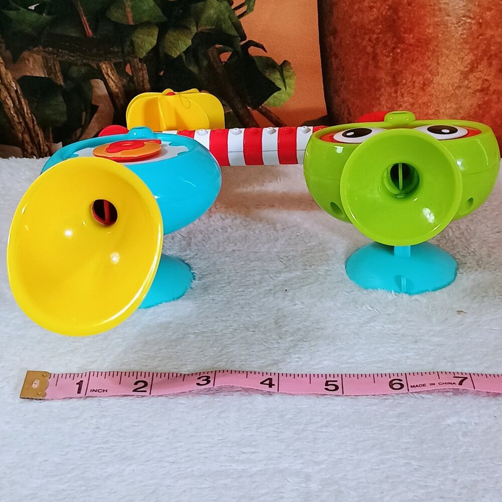 Yookidoo Multicolor Spin 'N' Sprinkle Water Lab STEM Bath Toy - Picture 5 of 6